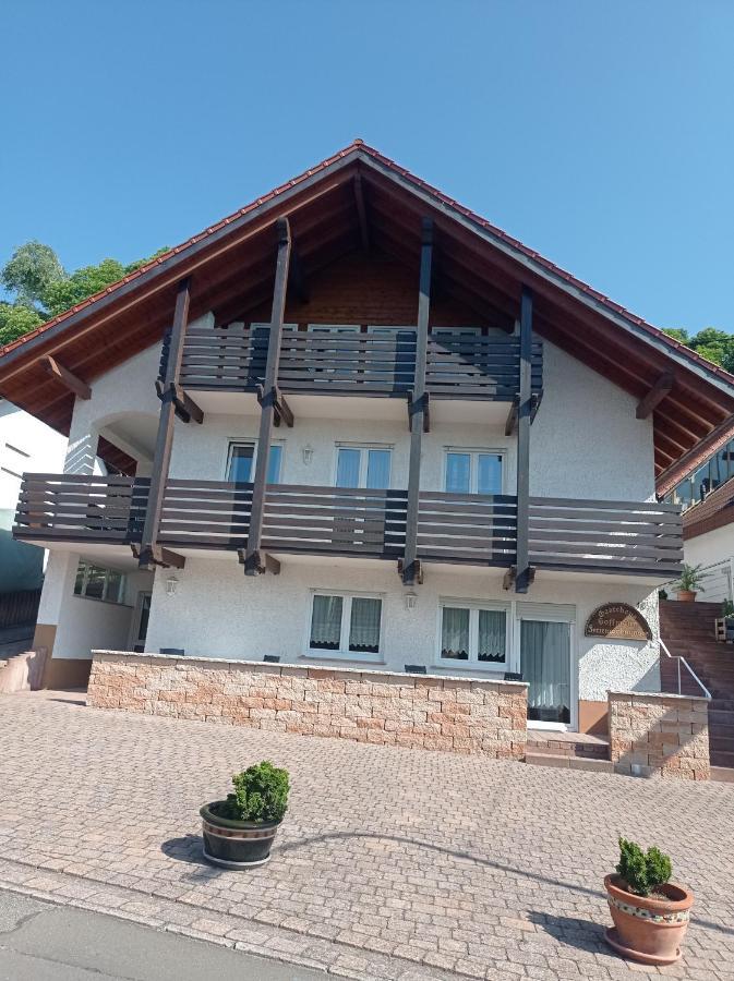 Gaestehaus Hoffmann Dörrenbach Exterior foto